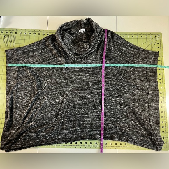 Splendid Heathered charcoal grey Poncho XSmall - Picture 6 of 7